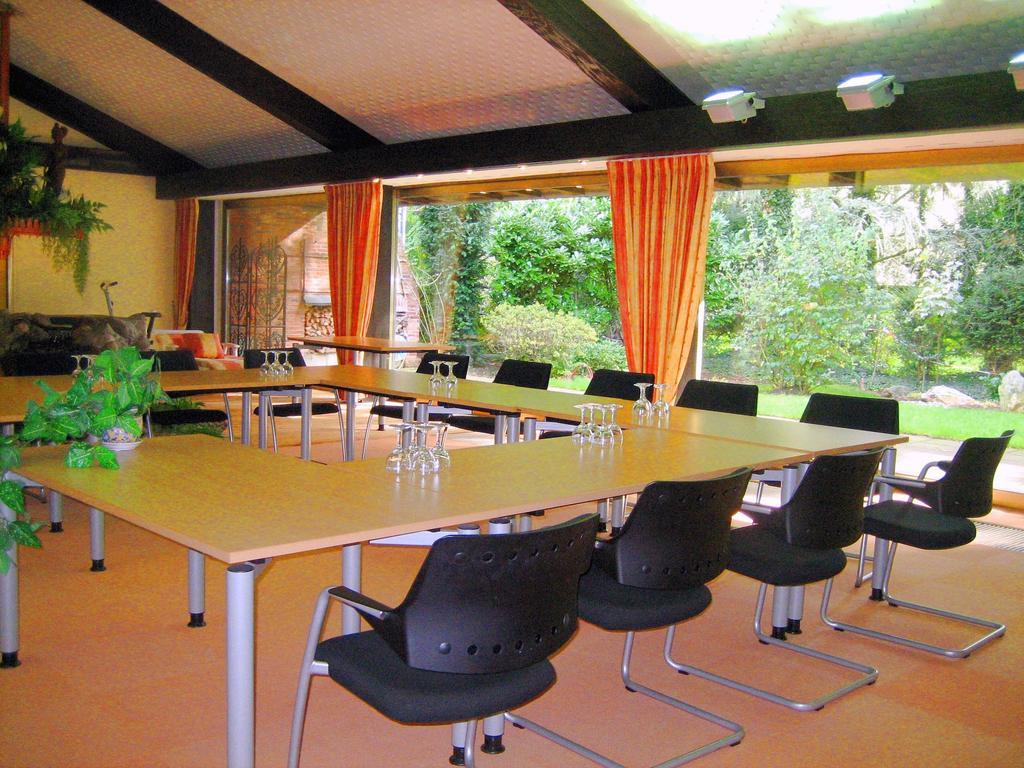 Haus Litzbruck Hotel Düsseldorf Eksteriør billede