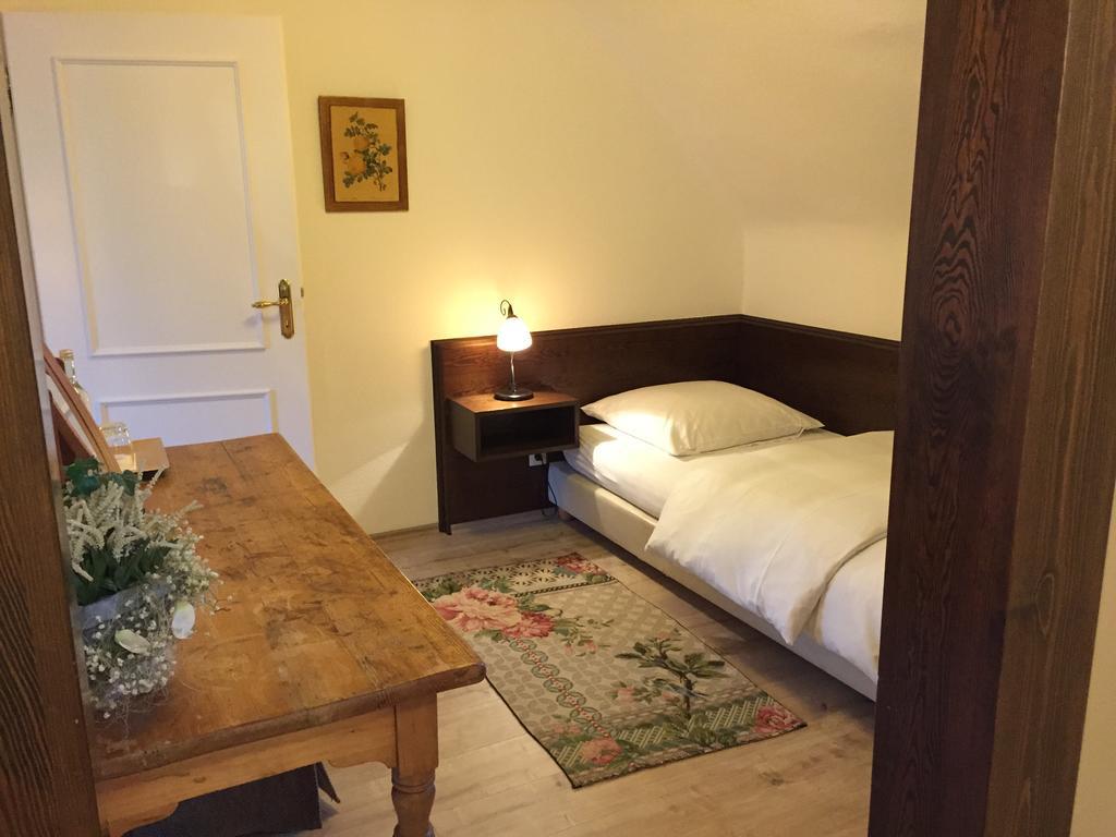 Haus Litzbruck Hotel Düsseldorf Eksteriør billede