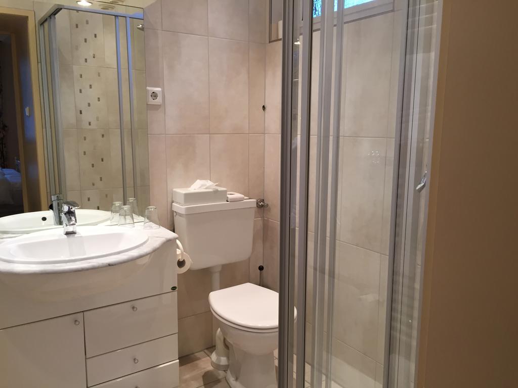 Haus Litzbruck Hotel Düsseldorf Eksteriør billede