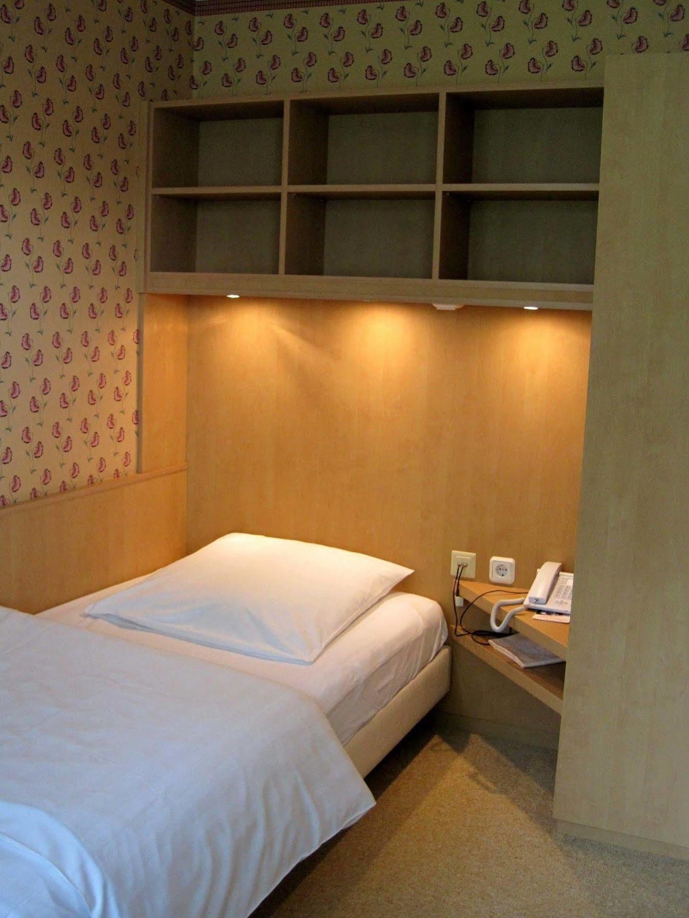 Haus Litzbruck Hotel Düsseldorf Eksteriør billede